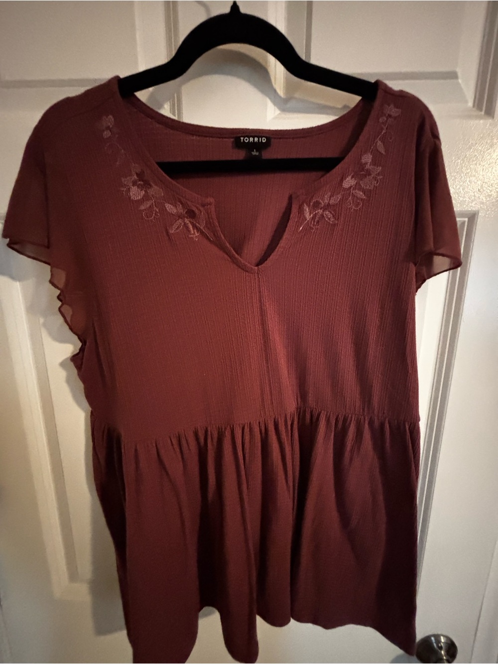 torrid mauve embroidered peplum short sleeve tunic